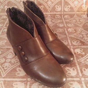 Born Vintage Booties | Brown | 7M | A1236